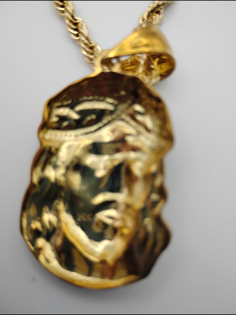 Gold Tone Jesus Head Pendant Necklace - Picture 11 of 15